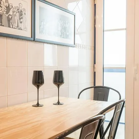 Beautiful Near The Center Of Apartman